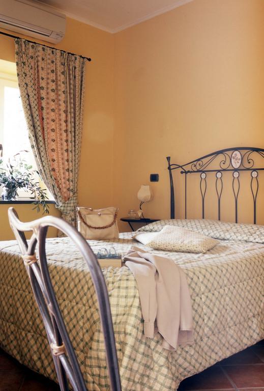Uliveto Saglietto Agriturismo A Poggi Apartments Imperia Bilik gambar