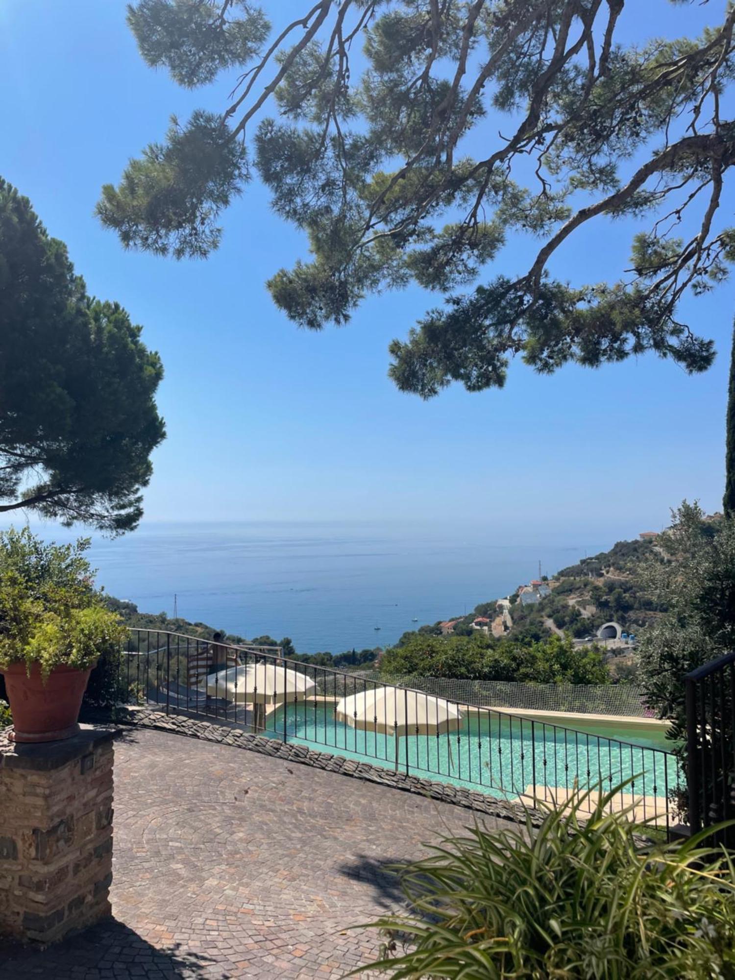 Uliveto Saglietto Agriturismo A Poggi Apartments Imperia Luaran gambar