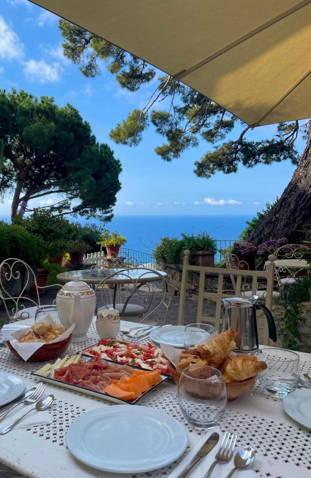 Uliveto Saglietto Agriturismo A Poggi Apartments Imperia Luaran gambar