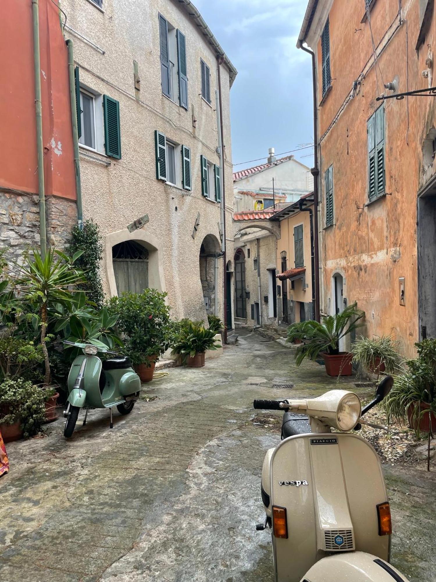 Uliveto Saglietto Agriturismo A Poggi Apartments Imperia Luaran gambar