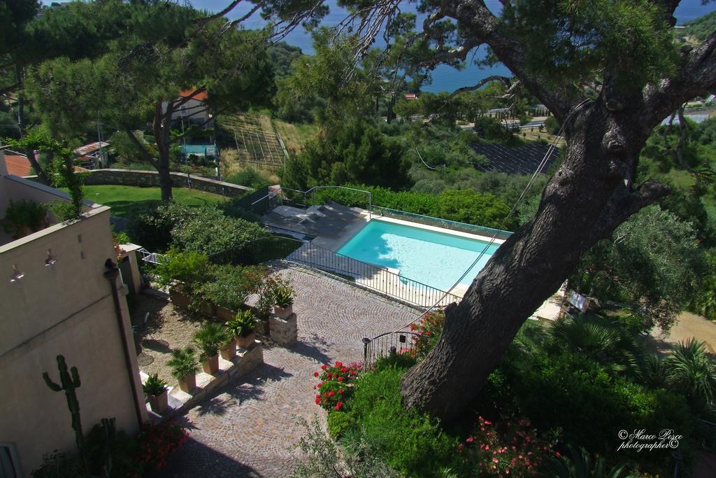 Uliveto Saglietto Agriturismo A Poggi Apartments Imperia Luaran gambar